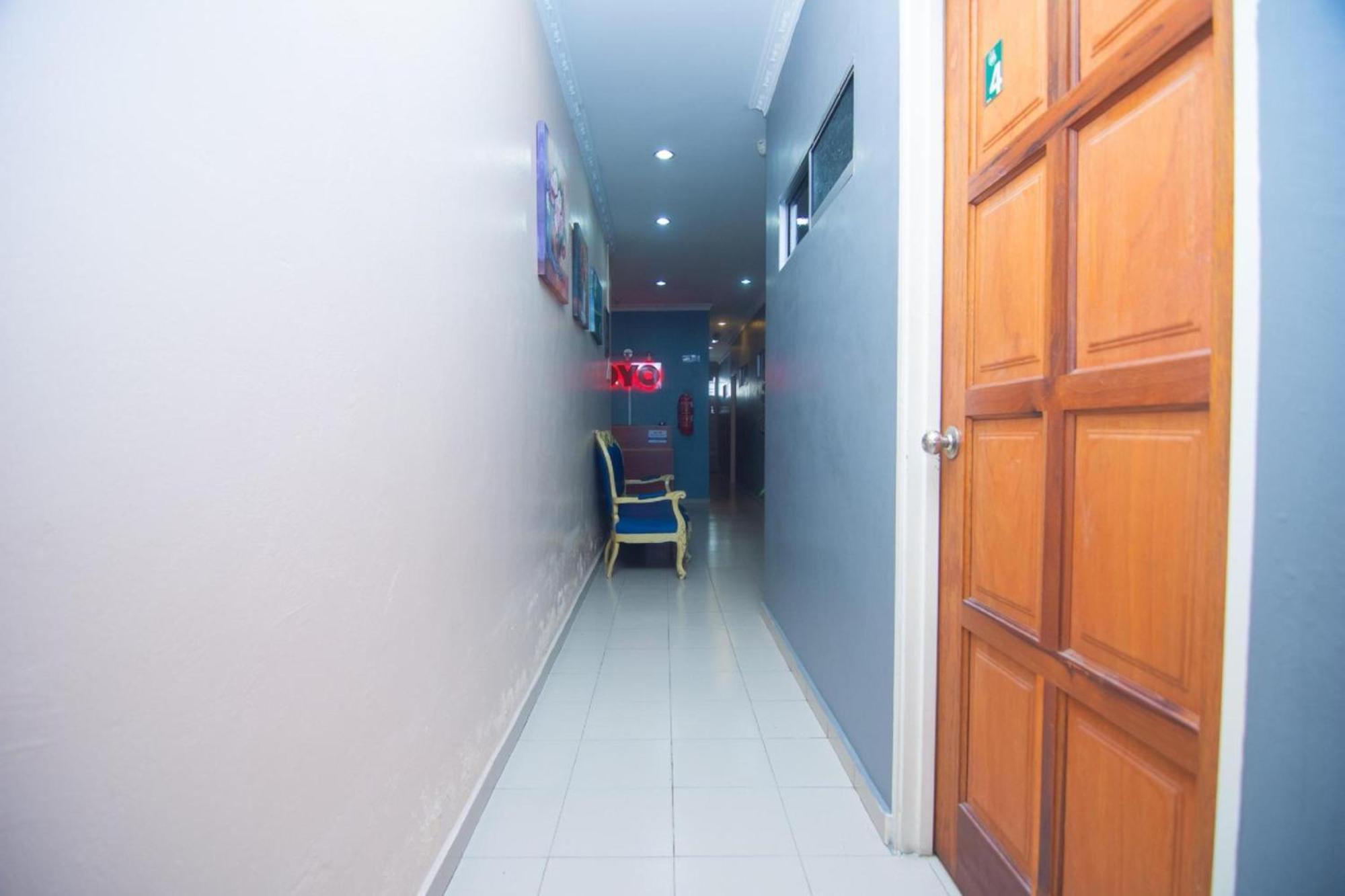 Oyo 1224 Hotel Hajah Rohayah Tanjong Malim Exterior foto